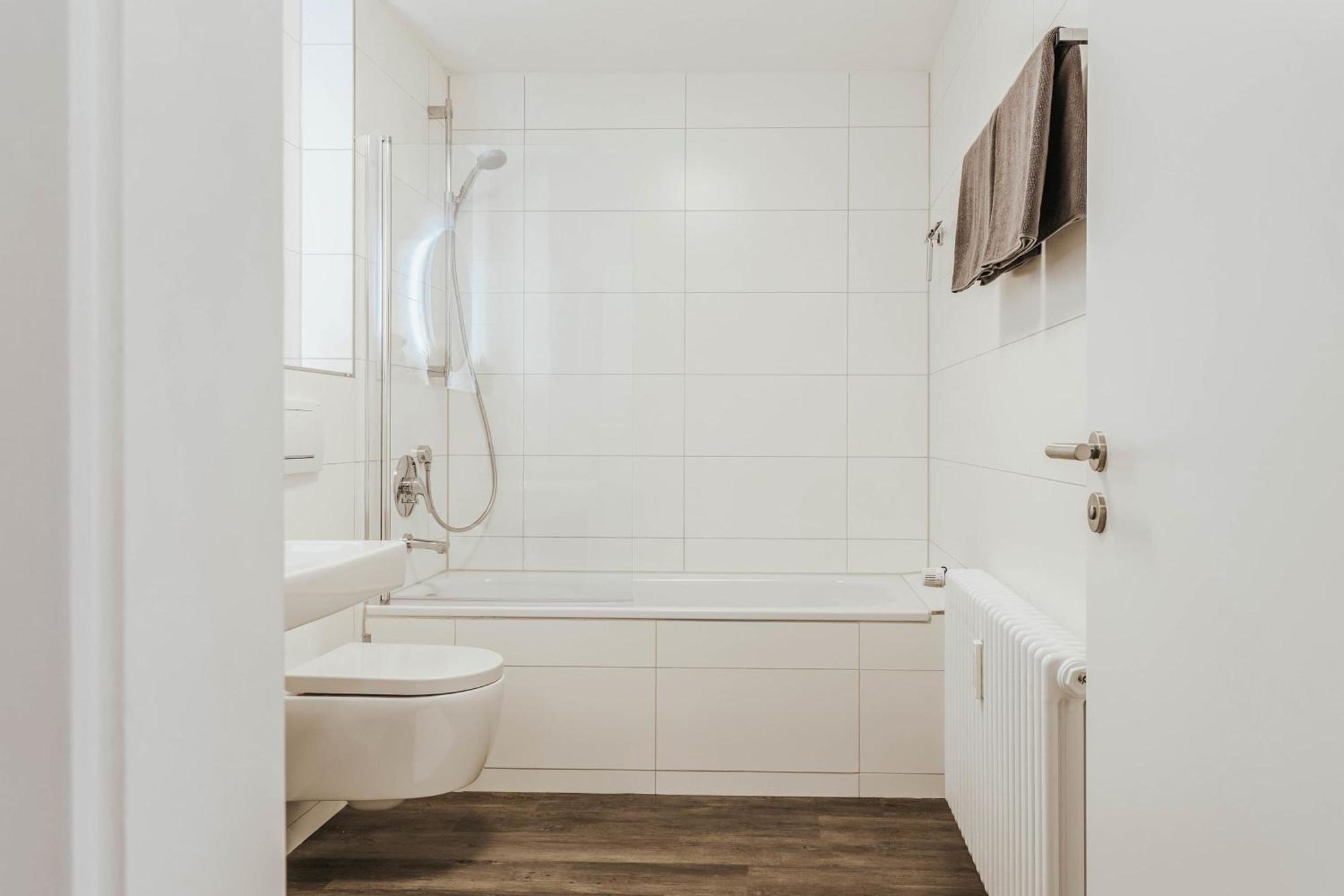 Relax Apartment Black & White Friedrichshafen Exterior photo